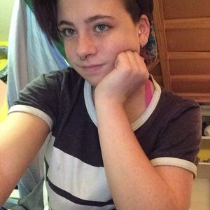 Meet your Posher, Chloe